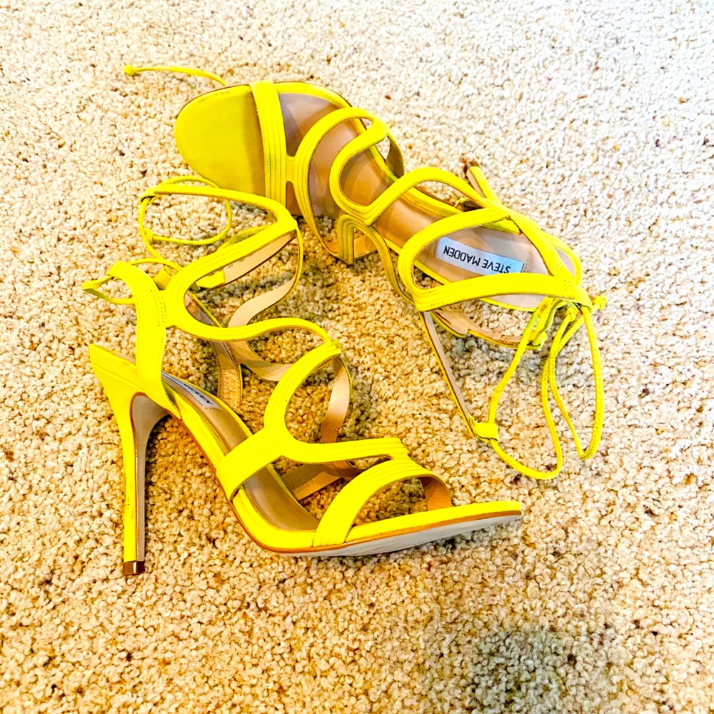 Steve Madden back tie sandals size 10. Like new!